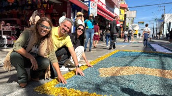 Encontro de Tapetes de Corpus Christi reúne 8 mil pessoas em Itaquá