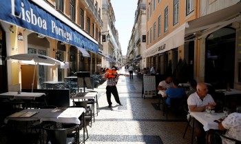 Portugal endurece regra de naturalização e dobra tempo para residência