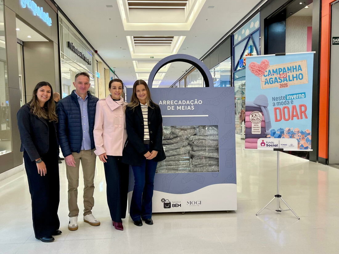 Mogi Shopping arrecada peças de inverno e entrega 100 cobertores ao Fundo Social 