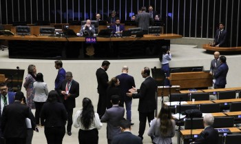 Plenário da Câmara repercute derrubada de decreto sobre IOF