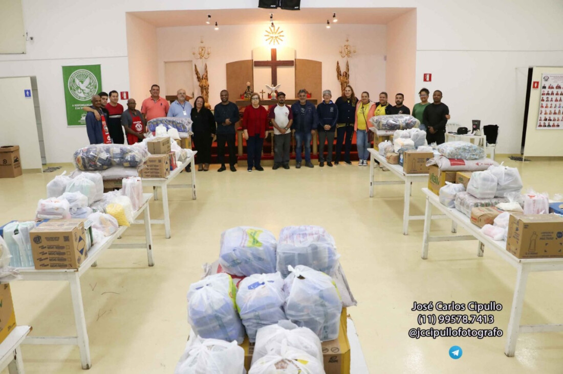 Festa do Divino de Mogi entrega 1,5 mil quilos de alimentos a oito instituições 
