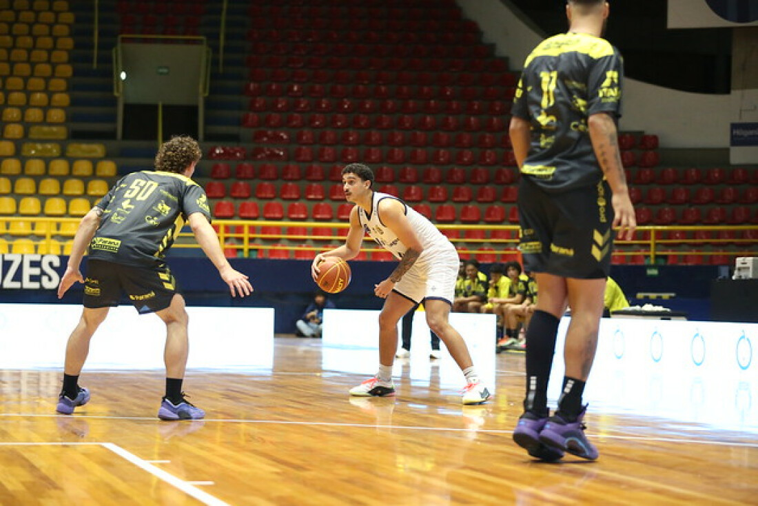 Desk Manager Mogi Basquete vence Campo Mourão e garante primeira vitória na LDB 2025