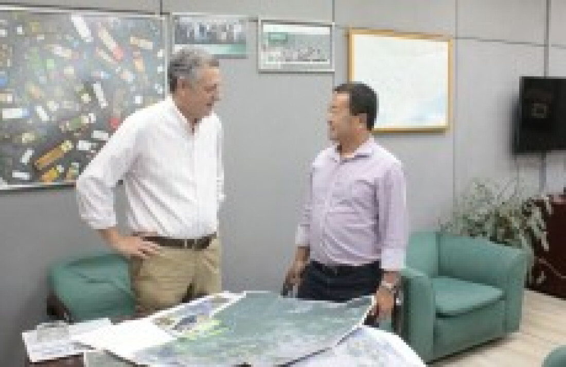 Tokuzumi mostra projetos ao presidente da Ceagesp