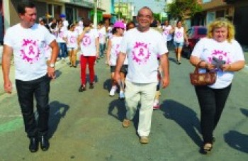 Calmon Viana sai à ruas para caminhada