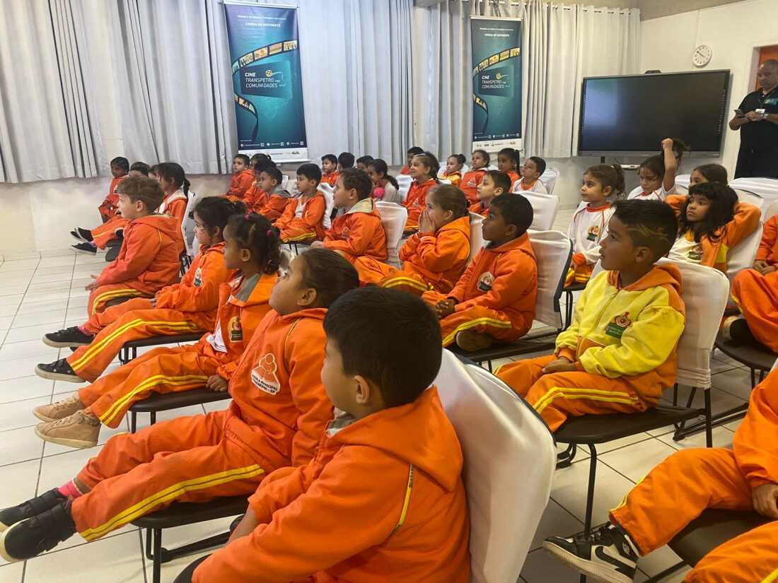 Projeto Cine Transpetro leva cinema e reflexão a estudantes de Guararema