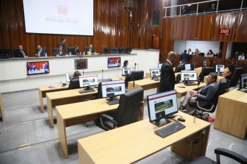 Vereadores aprovam projeto que libera pick-ups como táxis