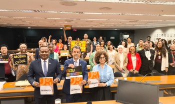Chega ao Congresso caderno de propostas para educação antirracista