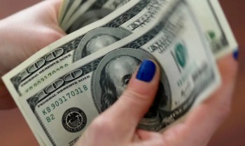 Dólar cai para R$ 5,42 e fecha no menor valor desde 19 de agosto