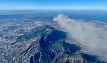 Grécia: moradores são retirados de áreas ameaçadas pelo fogo