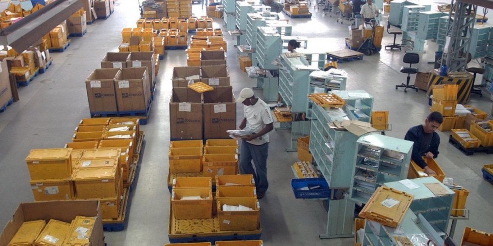 Leilão de mais de 40 mil itens esquecidos nos Correios ocorre hoje