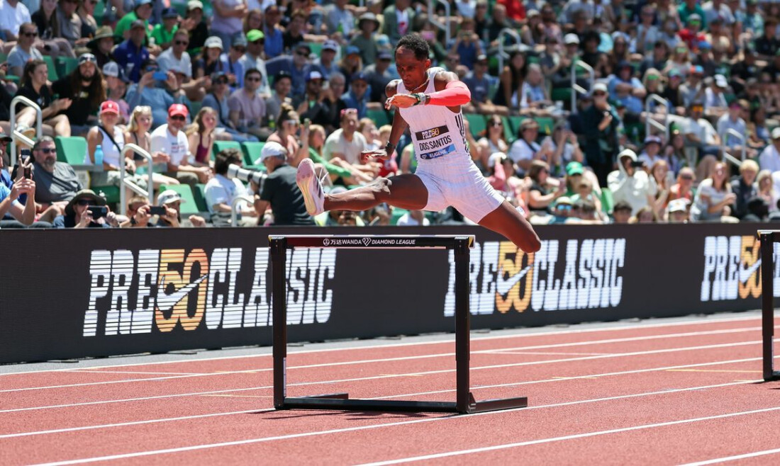 Alison dos Santos supera campeão olímpico em palco de título mundial