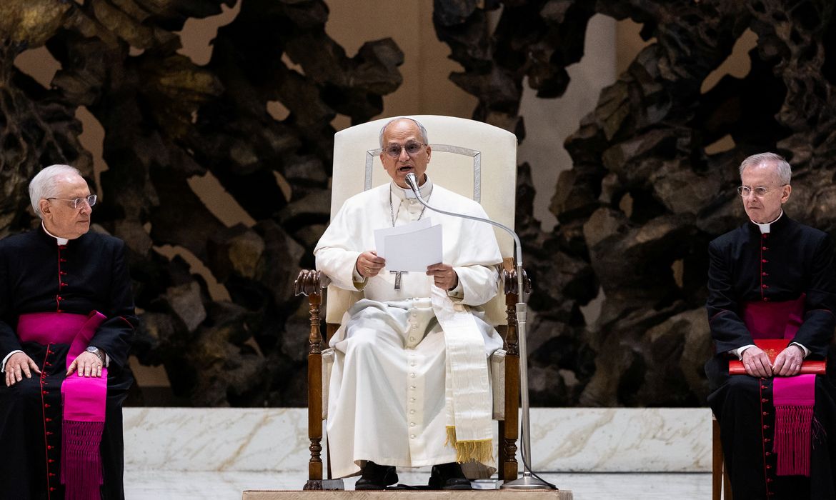 Papa diz a Zelenskiy que Vaticano pode sediar conversações de paz