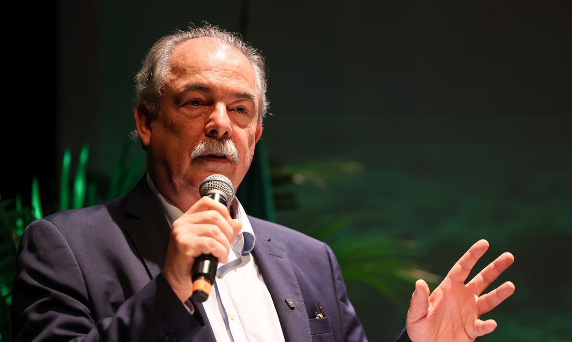 Mercadante destaca papel do BNDES para pesquisa e inovação