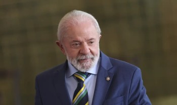 Brasil irá responder a tarifaço dos EUA com legislação, diz Lula