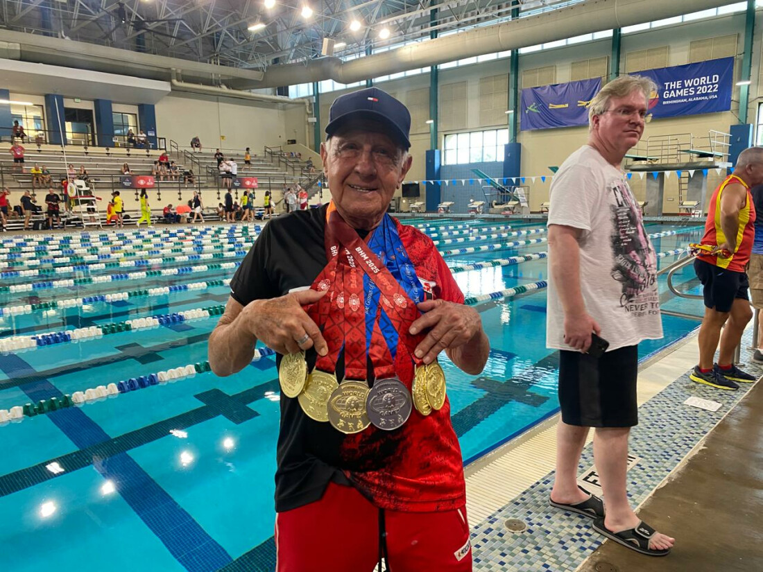 Aos 87 anos, bombeiro aposentado leva 5 ouros nos ‘Jogos Olímpicos’ das polícias