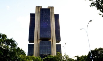 BC só publicará nova carta em abril, caso IPCA continue acima do teto
