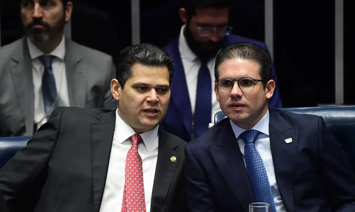Chefes do Senado e da Câmara falam em união contra "agressão" dos EUA