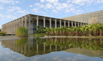 Governo manifesta indignação à imposição de tarifas pelos EUA