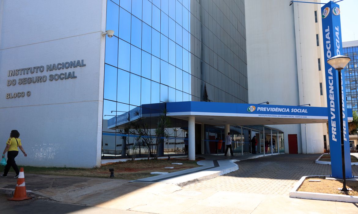 Aposentados têm até novembro para aderir ao plano de devolução
