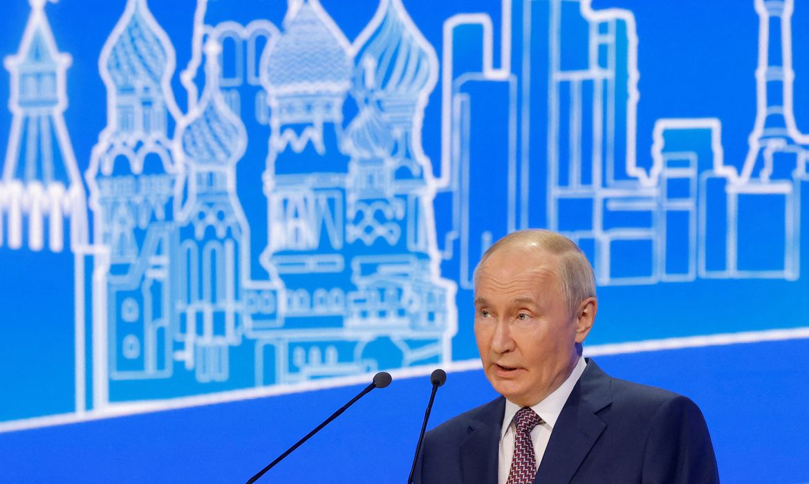 Putin discutirá paz na Ucrânia, mas não abre mão dos seus objetivos