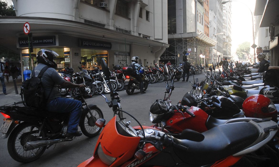 Em dez anos, frota de motos cresce 42% no país