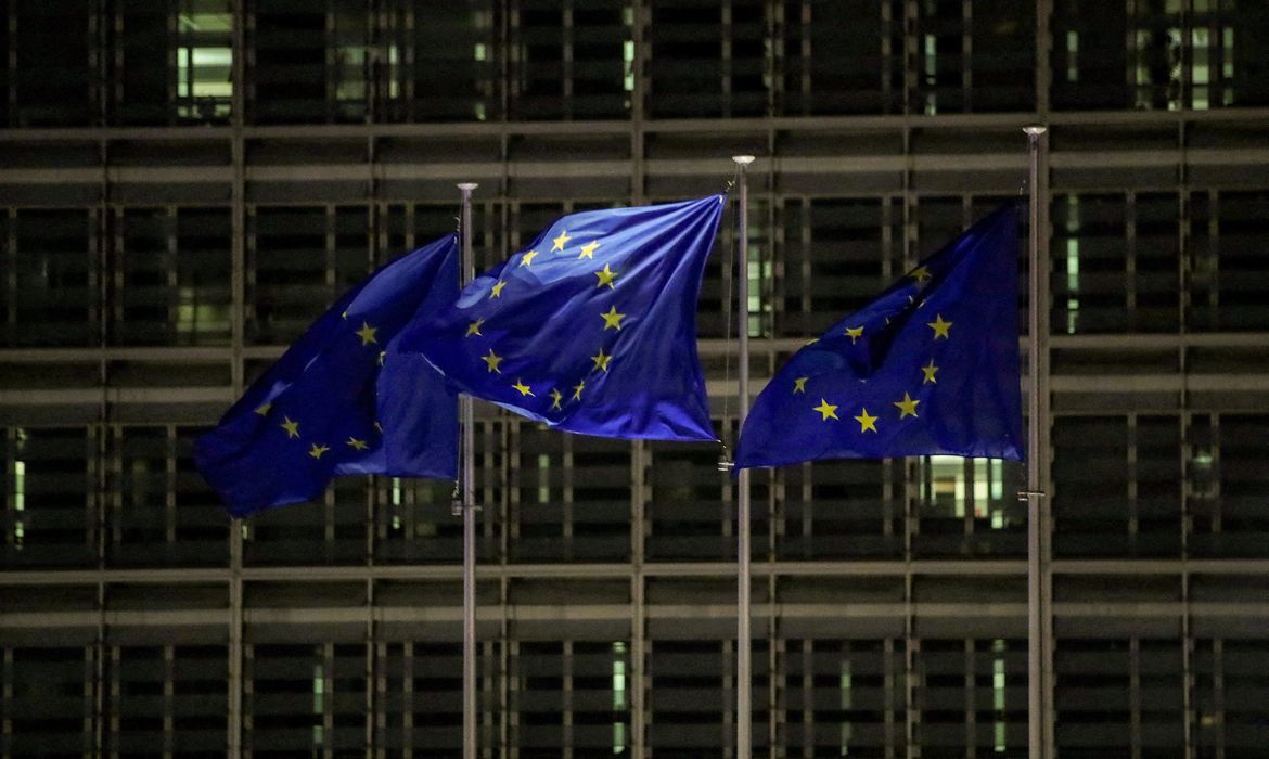 UE aprova contratarifas sobre € 93 bilhões em produtos dos EUA