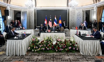 Tailândia e Camboja acertam cessar-fogo após cinco dias de batalha
