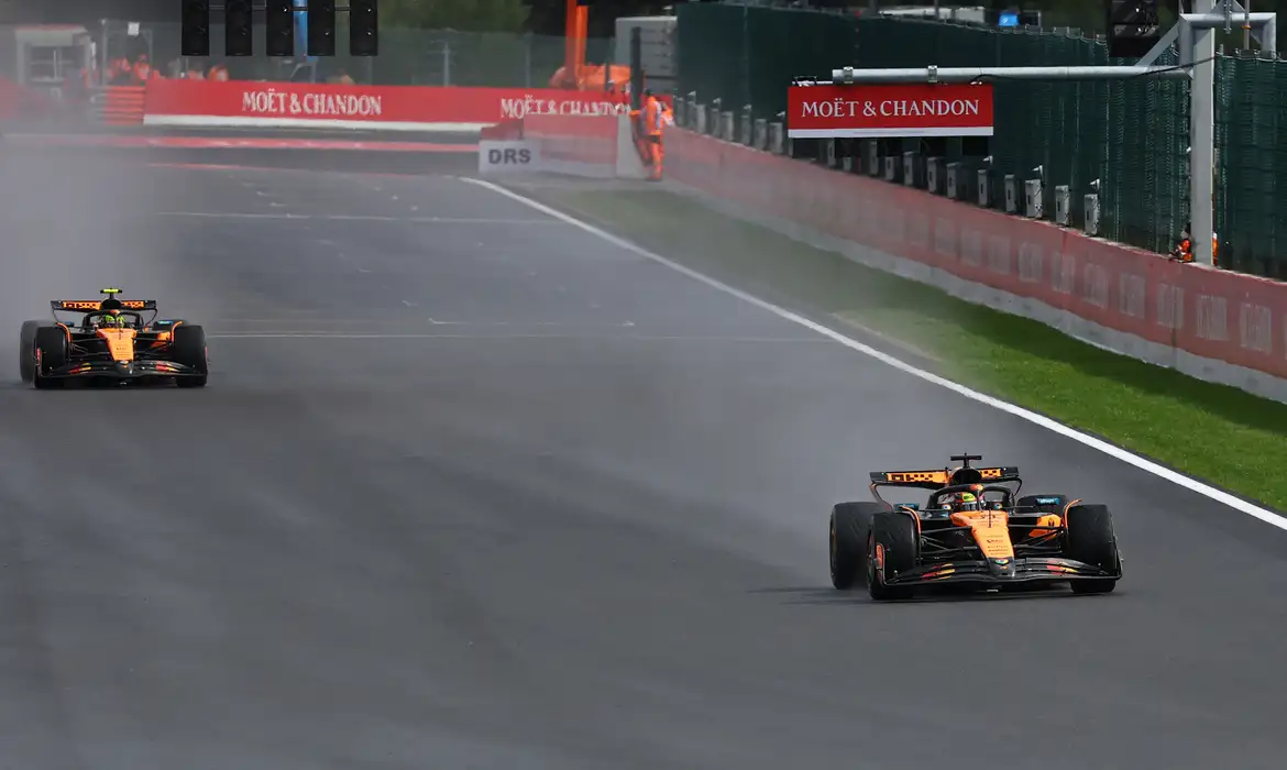 Piastri e Norris correm como campeões na luta pelo título da F1