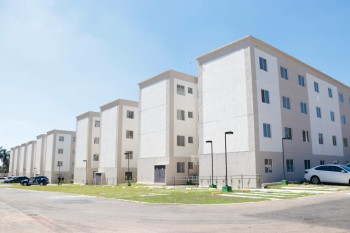 Entrega de 416 apartamentos e programas para praças e bairros marcam primeiro semestre