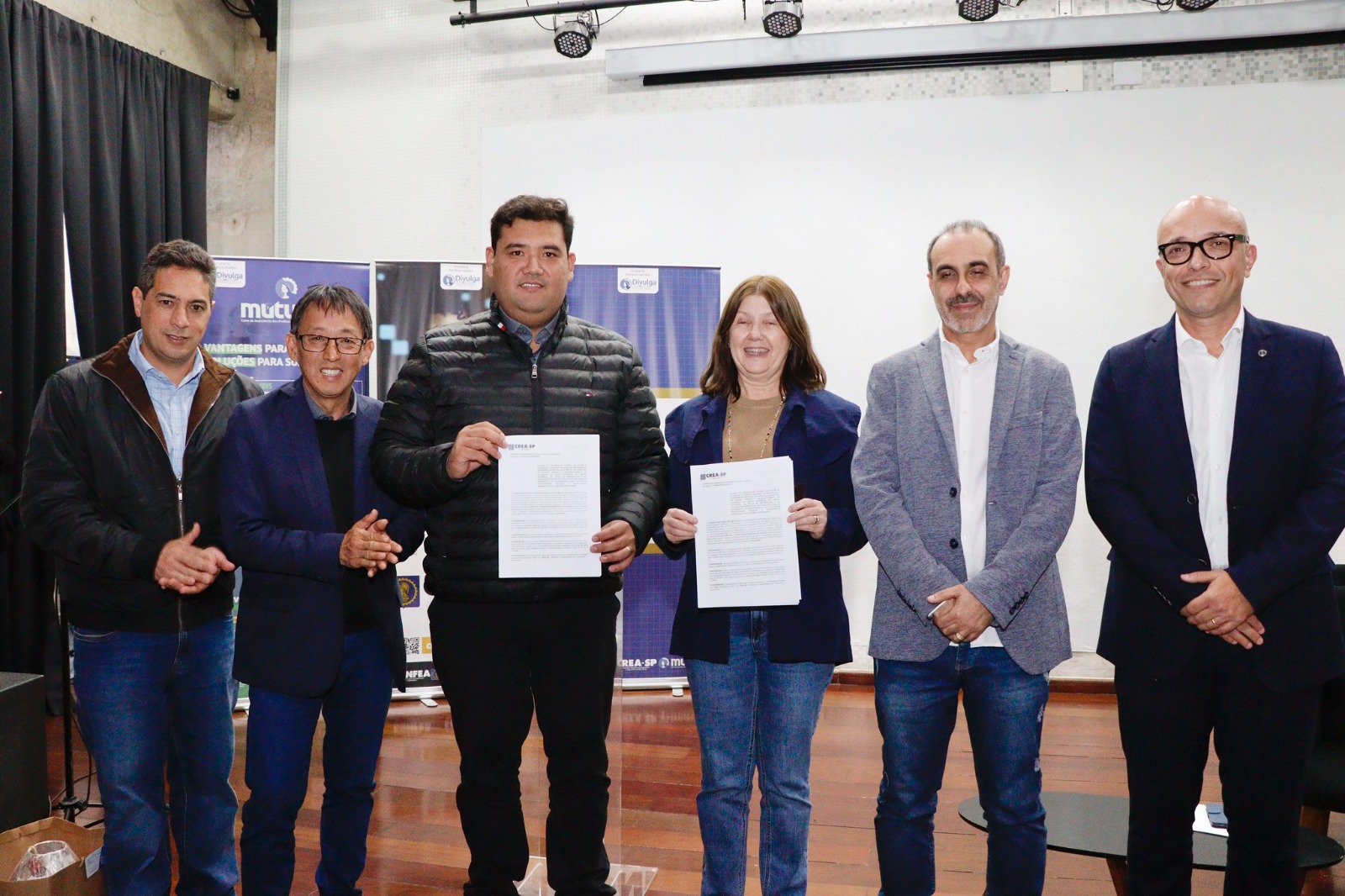 Artur Takayama participa da renovação de parceria entre Suzano e CREA-SP