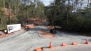Estrada Municipal Romeu Tanganelli em Guararema recebe obras de pavimentação