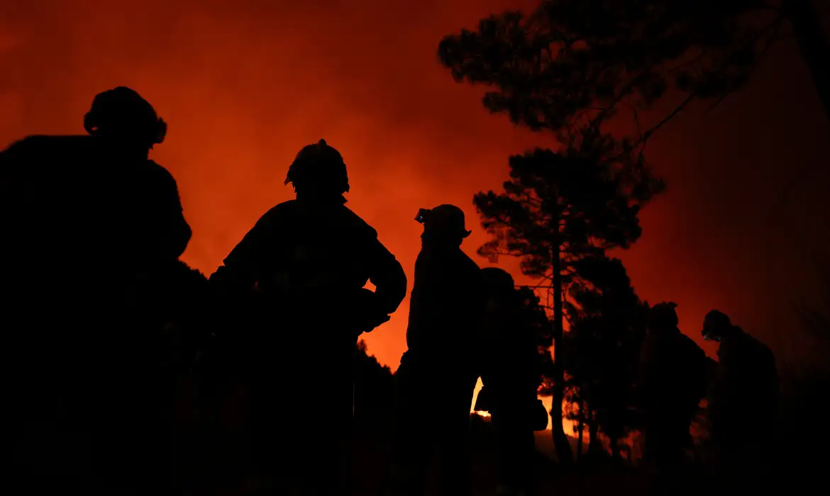 Portugal e Espanha combatem incêndios mais graves deste verão