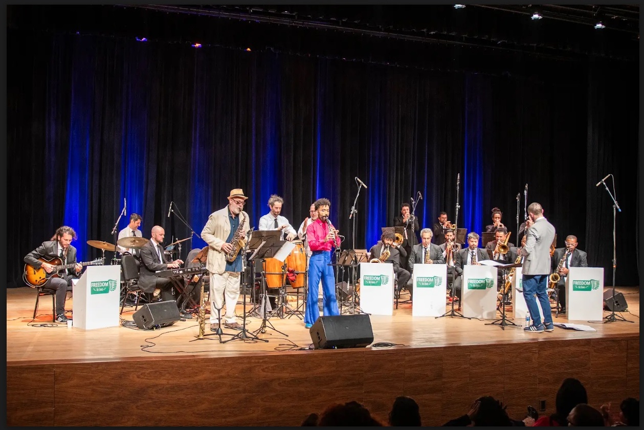 Freedom Big Band homenageia Maestro Severino Araújo no Festival de Inverno de Mogi 