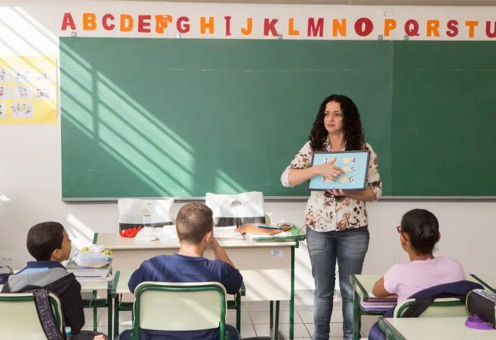 Processo seletivo para contratar professores do Ensino Médio Técnico está aberto 