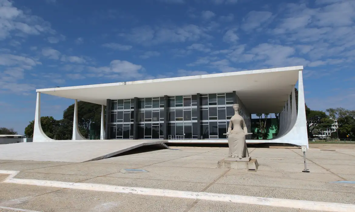 STF retoma sessões e fará defesa de Moraes; acompanhe ao vivo