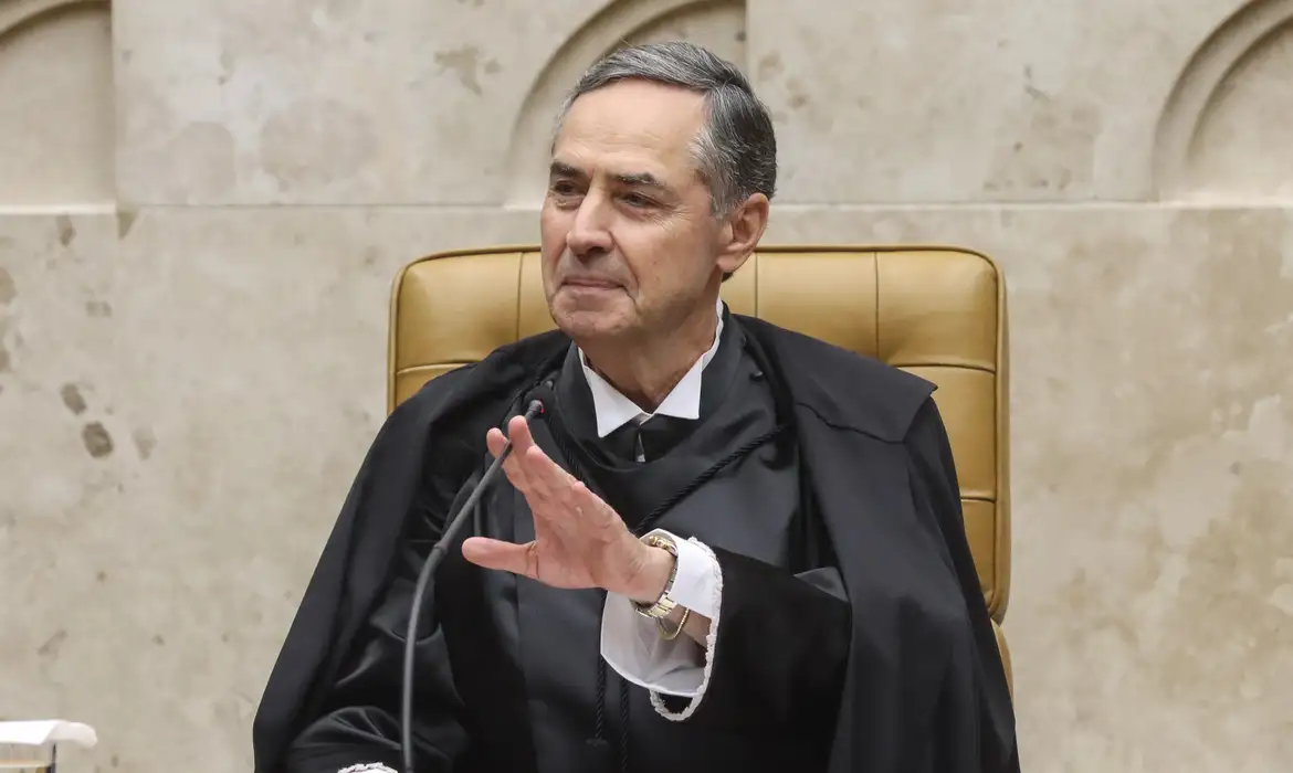 Barroso diz que atuação de Moraes evitou grave erosão democrática