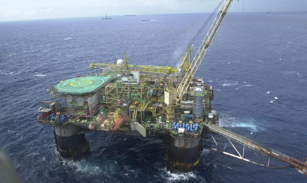 Produção nacional de petróleo e gás natural é recorde em junho