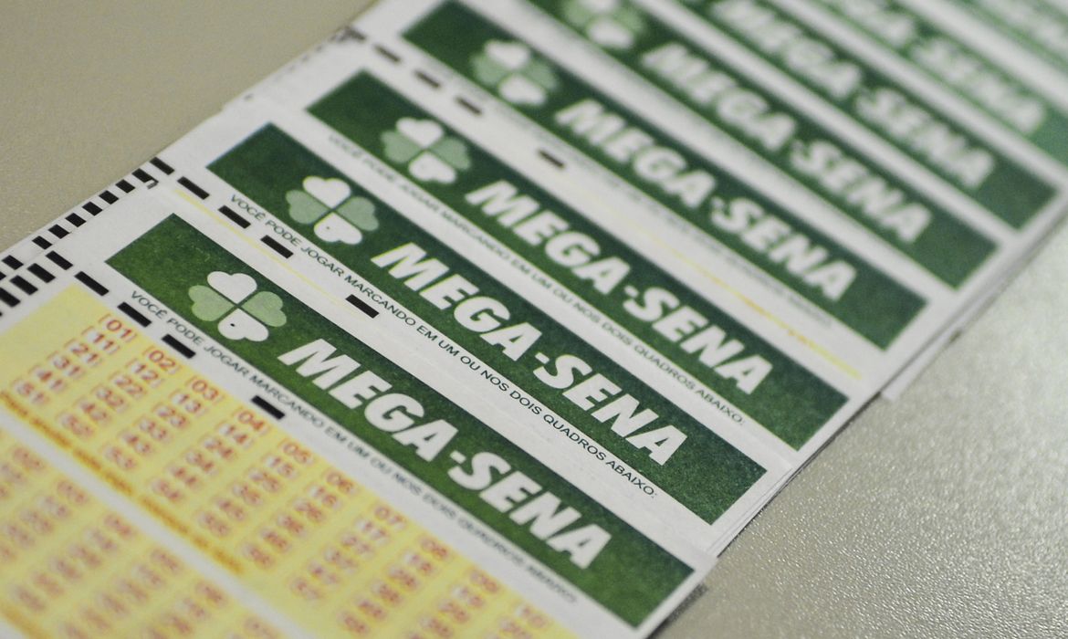 Mega-Sena acumula para R$ 100 milhões