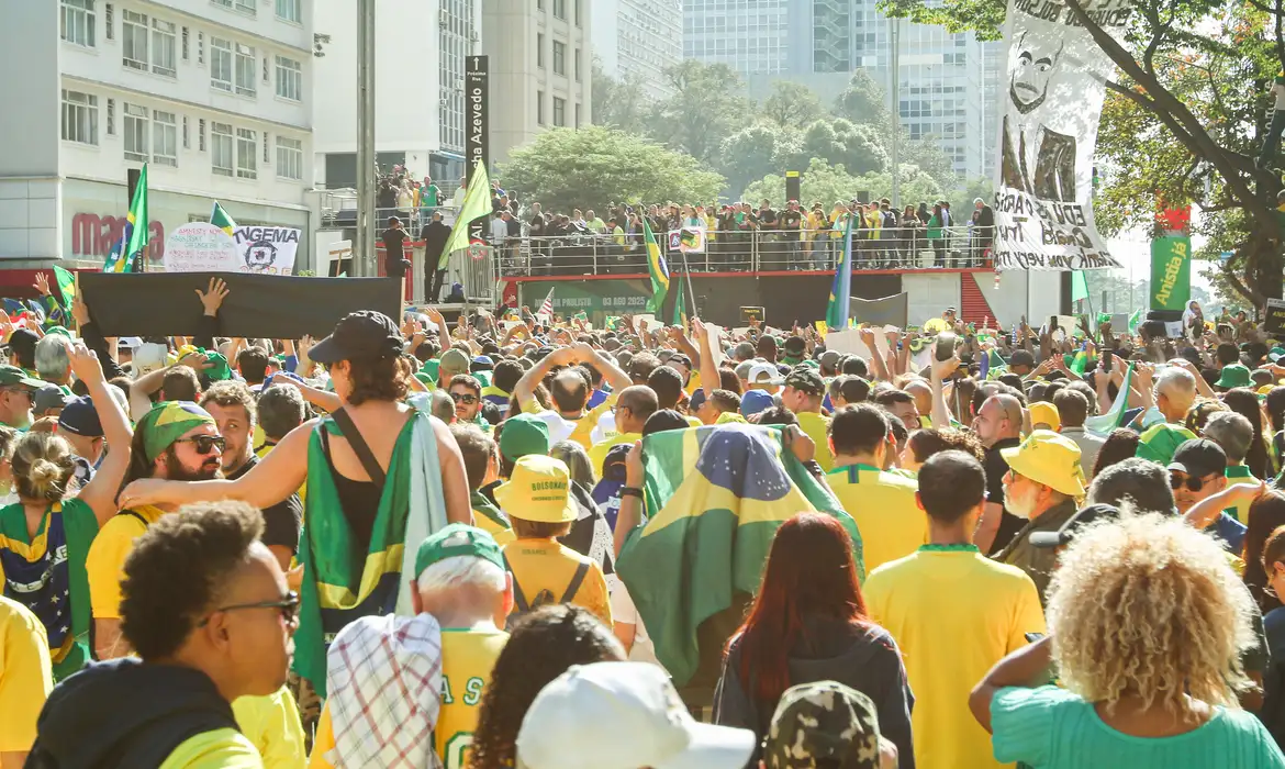 Ato em São Paulo pede anistia a Bolsonaro