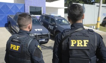 PRF apreende fuzis que estavam sendo levados do Rio para Porto Seguro
