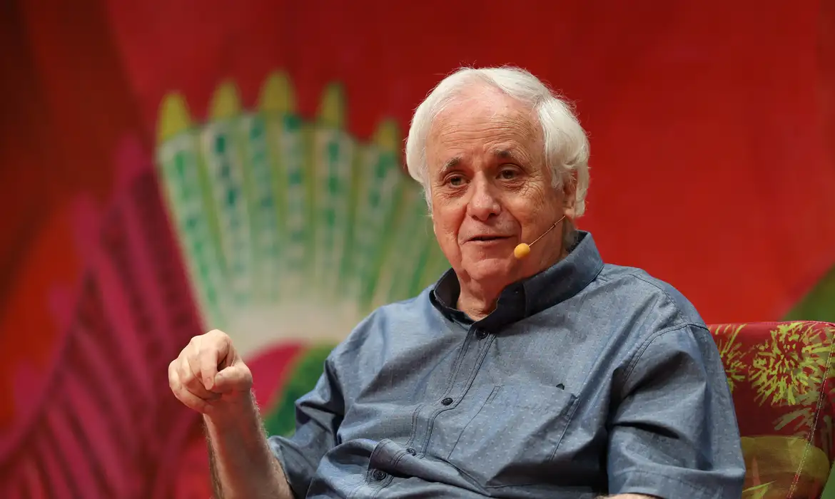 Israel pratica genocídio, colonização e apartheid, diz Ilan Pappe