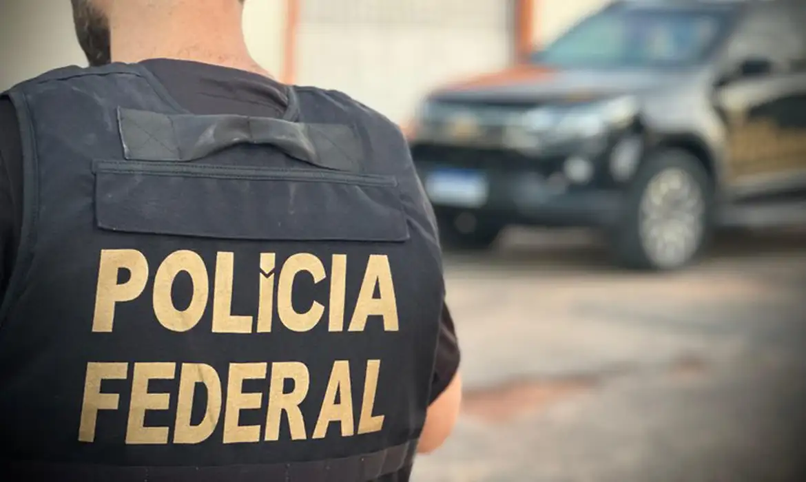 Polícia faz ação contra influenciadores que divulgam Jogo do Tigrinho