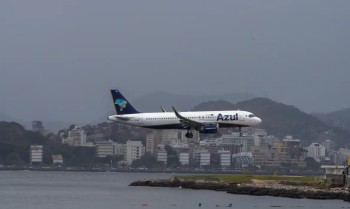 Aviões quase batem durante taxiamento no Aeroporto Internacional de SP
