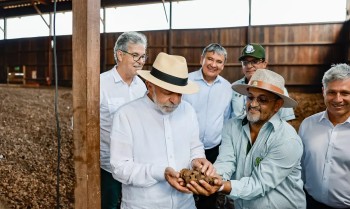 Em discurse no Acre, Lula critica motim de parlamentares da oposição