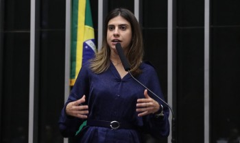Deputada acusada de agredir Nikolas não entra em lista de denunciados