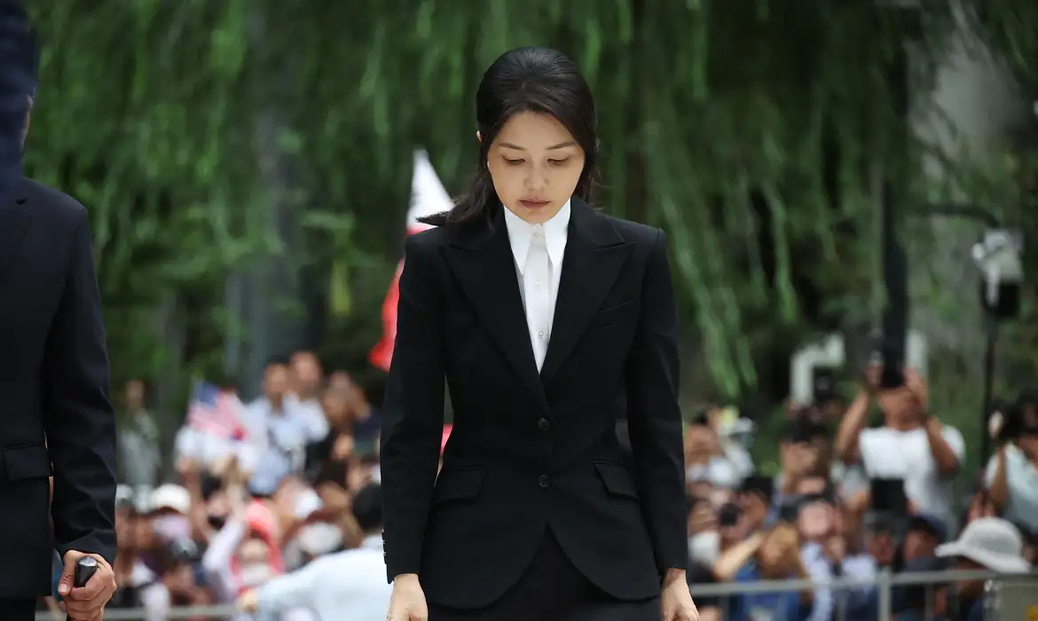 Ex-primeira-dama da Coreia do Sul é presa, diz Yonhap