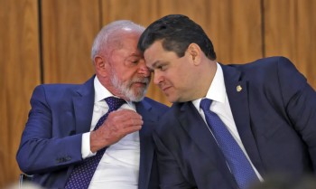 A bola está com o Congresso, diz Lula sobre pacote contra tarifaço