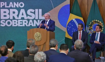 "Mundo está ávido para fazer negociação com o Brasil", diz Lula
