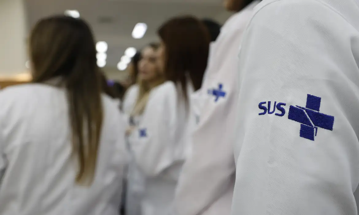 Mais Médicos promoveu melhoria da saúde da população, diz secretário