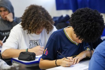 Programa das escolas cívico-militares terá continuidade após decisão judicial 
